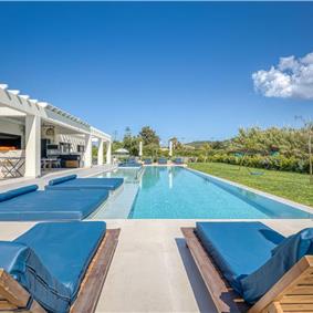 5 bedroom luxury seaside villa with indoor & outdoor pool, near Acharavi, sleeps 10